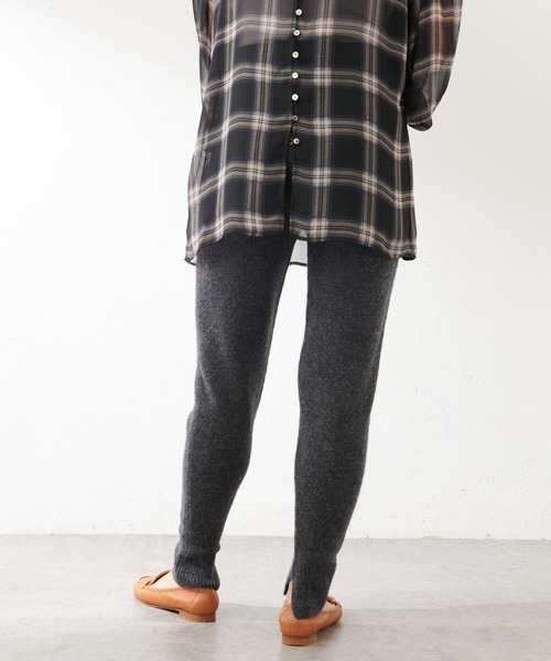 SHENERY（シーナリー）の「裾リブニットパンツ（その他パンツ・レディース・ベージュ/チャコールグレー・FREE）」の8枚目の写真