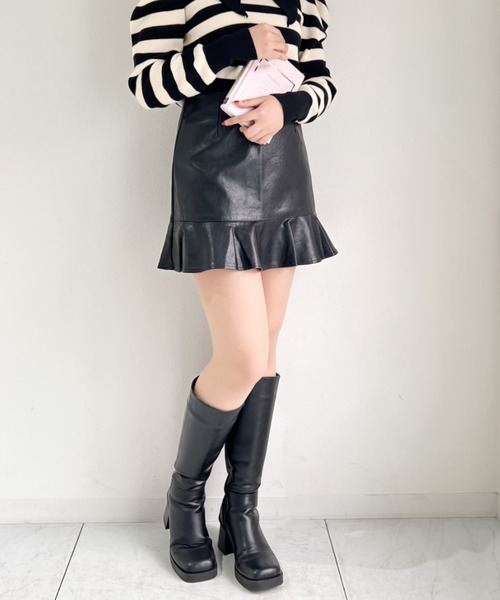 Loueme(ルエム)の「フェイクレザーフリルミニスカパン(スカート・レディース・ブラック/アイボリー・FREE)」の19枚目の写真
