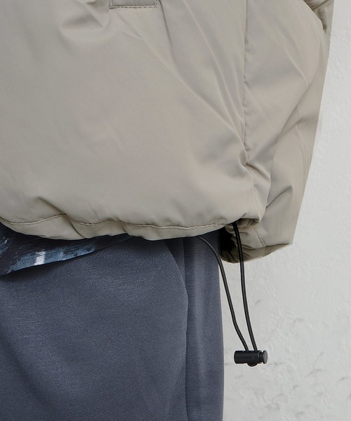 MinoriTY(マイノリティ)の「オーバーサイズ 中綿ブルゾン スタンド ドロップショルダージャケット(ダウンジャケット/コート・メンズ・ホワイト/ブラック/ブルー/グレー・M/L/XL)」の17枚目の写真