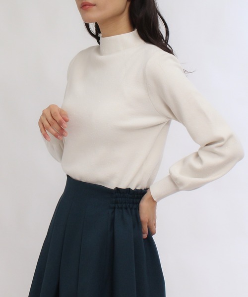 TRUDEA(トルディア)の「アンジェリーナボトルネックニット(ニット/セーター・レディース・ホワイト/ライトグレー/ベージュ/モカ・MEDIUM/LARGE)」の2枚目の写真