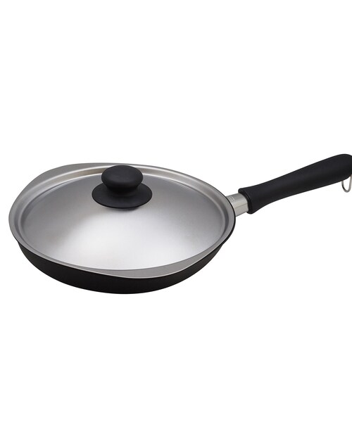 212 KITCHEN STORE（トゥワントゥキッチンストア）の「◆マグマプレート鉄フライパン 25cm (蓋付) ＜柳宗理＞（鍋/フライパン・レディース・その他・00）」の2枚目の写真