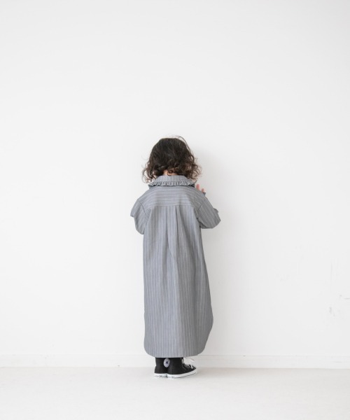 LOWRYS FARM(ローリーズファーム)の「ピンストライプシャツワンピース 258135(ワンピース・キッズ・ネイビー/グレー・110cm/120cm/130cm/140cm/150cm)」の5枚目の写真