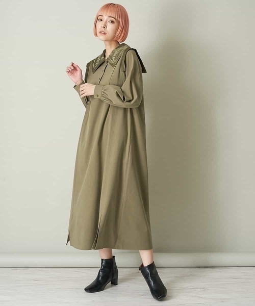 A de a.v.v（アードアー・ヴェ・ヴェ）の「襟刺繍入りワンピース（ワンピース・レディース・ブラック/カーキ・38/36）」の4枚目の写真