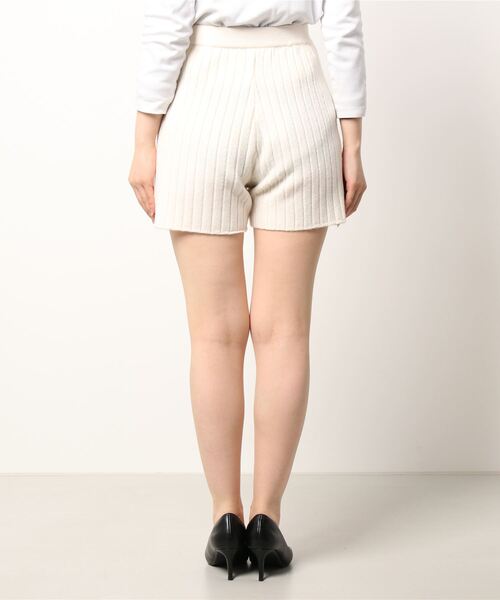 Cheek（チーク）の「ワイドリブニットショートパンツ（その他パンツ・レディース・ブラック/ベージュ/オフホワイト・MEDIUM）」の5枚目の写真