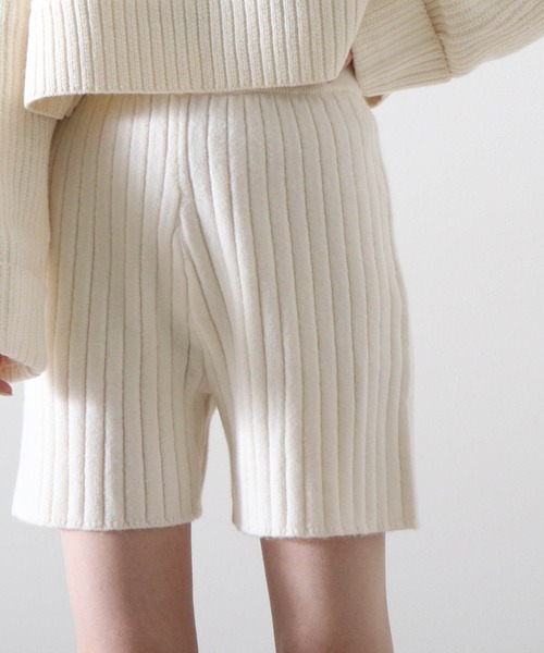Cheek（チーク）の「ワイドリブニットショートパンツ（その他パンツ・レディース・ブラック/ベージュ/オフホワイト・MEDIUM）」の2枚目の写真