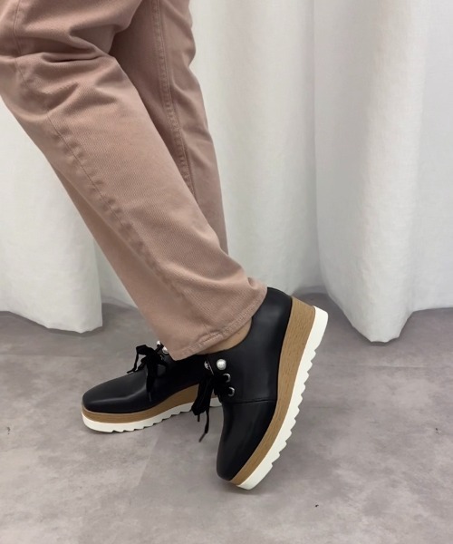 STACCATO（スタッカート）の「メイジーパールリボンプラットフォーム（ドレスシューズ・レディース・シルバー/ブラック・22.5cm/23cm/23.5cm/24.5cm/24cm）」の14枚目の写真