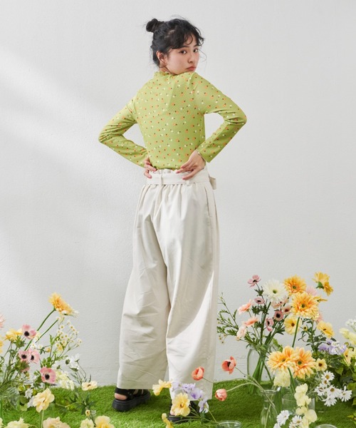 小花柄メロートップス（Tシャツ/カットソー）｜MERLOT（メルロー
