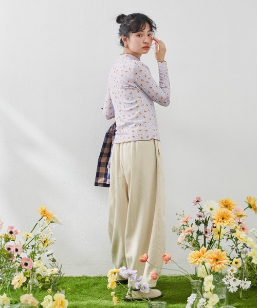 MERLOT（メルロー）の「小花柄メロートップス（Tシャツ/カットソー・レディース・ホワイト/グリーン/パープル・FREE）」の10枚目の写真