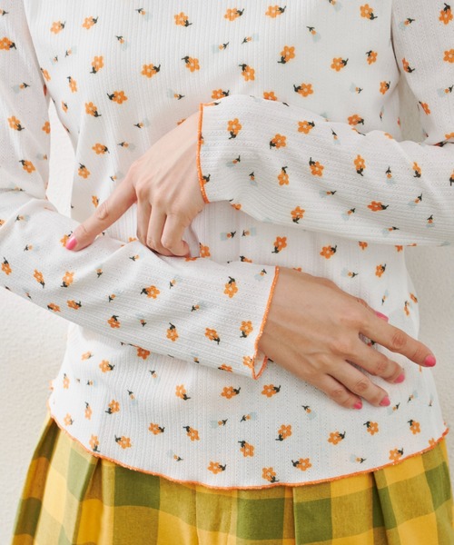 MERLOT（メルロー）の「小花柄メロートップス（Tシャツ/カットソー・レディース・ホワイト/グリーン/パープル・FREE）」の7枚目の写真