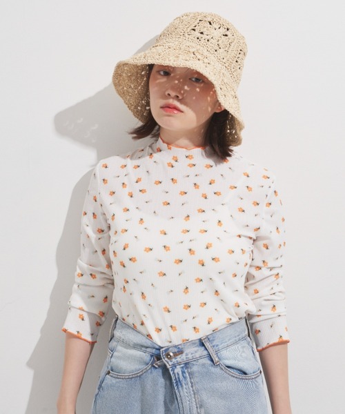 小花柄メロートップス（Tシャツ/カットソー）｜MERLOT（メルロー