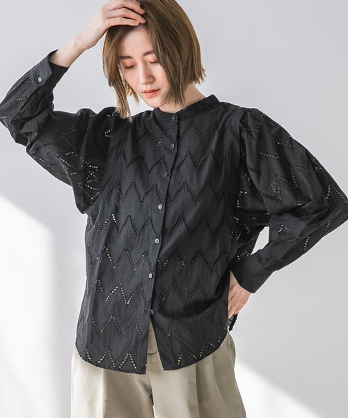 A part by（アパートバイ）の「コットンレースブラウス　266862（シャツ/ブラウス・レディース・ブラック/オフホワイト/マスタード・FREE）」の2枚目の写真