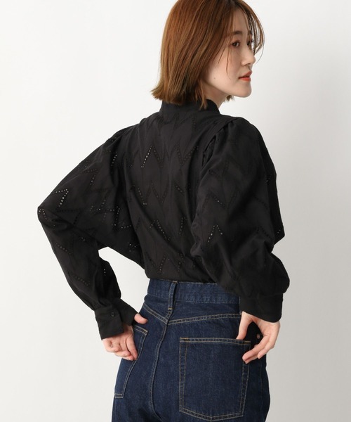 A part by（アパートバイ）の「コットンレースブラウス　266862（シャツ/ブラウス・レディース・ブラック/オフホワイト/マスタード・FREE）」の13枚目の写真