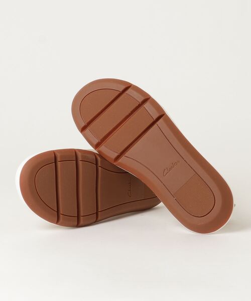 Clarks(クラークス)の「Jemsa Cross / ジェムサクロス (シャンパンレザー)(サンダル・レディース・シャンパン・UK3.5/UK3/UK5.5/UK5/UK4.5/UK6/UK4)」の2枚目の写真