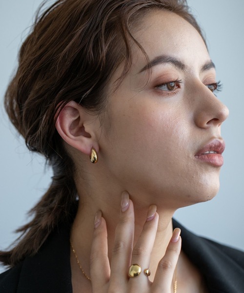 PAS TIERRA（パティエラ）の「PAS TIERRA(パティエラ)/[Lien] スムースピアス（ピアス（両耳用）・レディース・シルバー/イエローゴールド・FREE）」の3枚目の写真