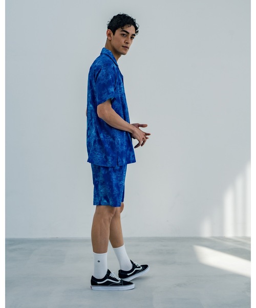 Hurley (ハーレー)の「M PHANTOM SHIRT PRINTED /ハーレー 水陸両用シャツ ファントム ストレッチ タイダイ(シャツ/ブラウス・メンズ・ブラック/ブルー・SMALL/MEDIUM/LARGE/X-LARGE)」の1枚目の写真