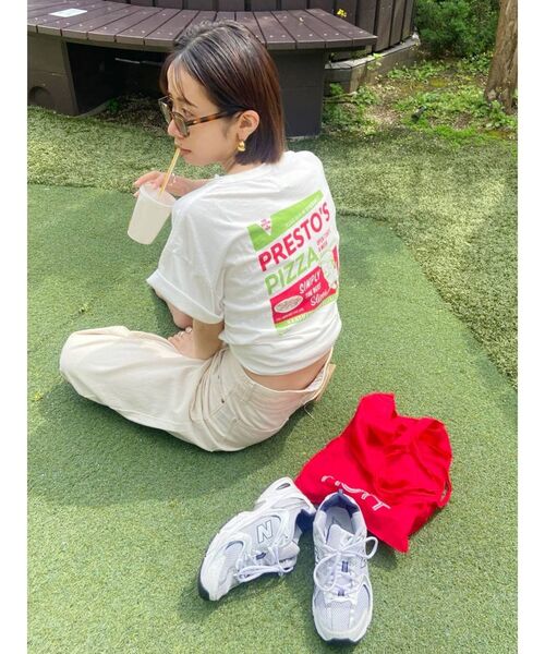 Ungrid（アングリッド）の「PIZZAロゴルーズTee（Tシャツ/カットソー・レディース・ベージュ/オフホワイト/オレンジ/ブルー・FREE）」の21枚目の写真