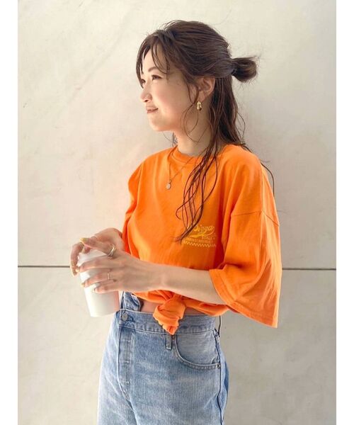 Ungrid（アングリッド）の「PIZZAロゴルーズTee（Tシャツ/カットソー・レディース・ベージュ/オフホワイト/オレンジ/ブルー・FREE）」の6枚目の写真