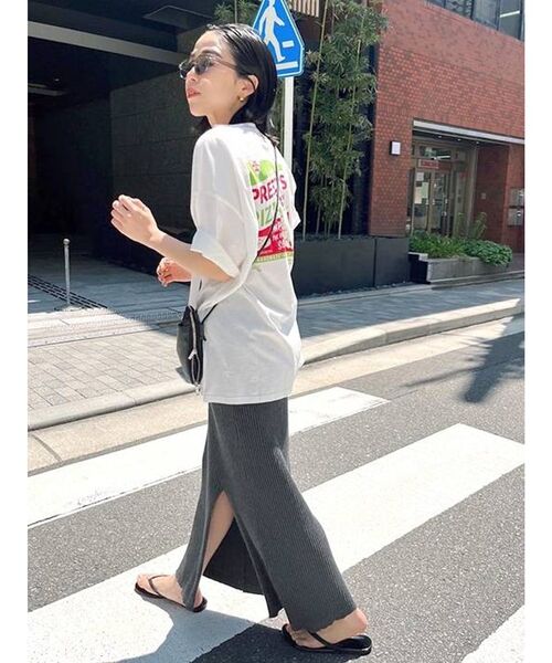 Ungrid（アングリッド）の「PIZZAロゴルーズTee（Tシャツ/カットソー・レディース・ベージュ/オフホワイト/オレンジ/ブルー・FREE）」の17枚目の写真