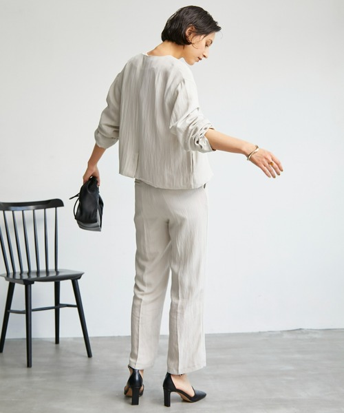 ECRIRE（エクリール）の「【yun_wearコラボ】リネンライク　ノーカラージャケット＋センターラインピンタック　セットアップ（セットアップ・レディース・ブラック/ベージュ/グレー/グリーン・S/M/L）」の13枚目の写真