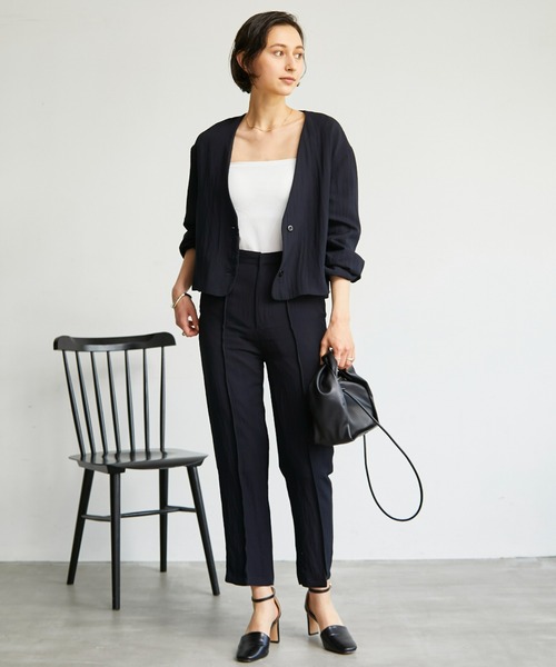 ECRIRE（エクリール）の「【yun_wearコラボ】リネンライク　ノーカラージャケット＋センターラインピンタック　セットアップ（セットアップ・レディース・ブラック/ベージュ/グレー/グリーン・S/M/L）」の7枚目の写真