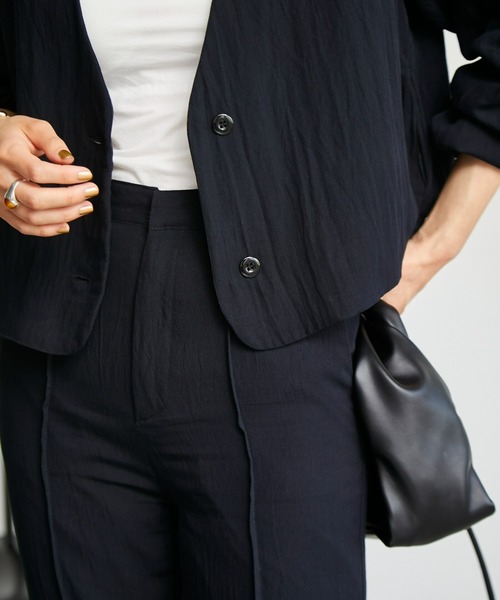 ECRIRE（エクリール）の「【yun_wearコラボ】リネンライク　ノーカラージャケット＋センターラインピンタック　セットアップ（セットアップ・レディース・ブラック/ベージュ/グレー/グリーン・S/M/L）」の9枚目の写真