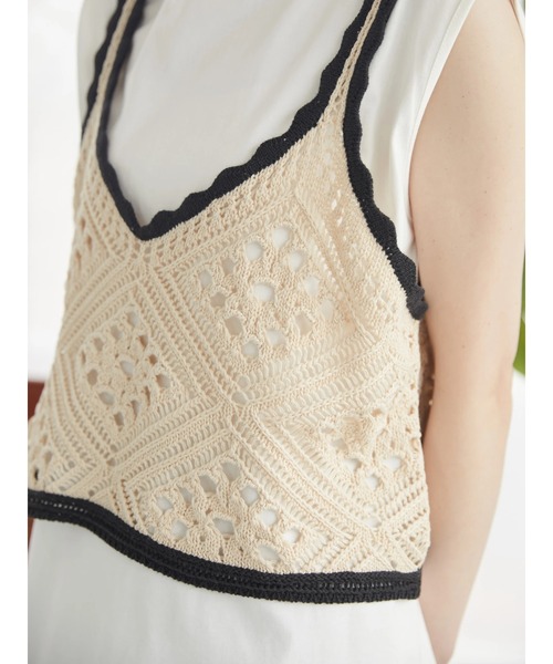 AMERICAN HOLIC（アメリカンホリック）の「SET　カットプルオーバー＋キャミベスト（アンサンブル・レディース・ブラック/ライトベージュ・M/L）」の5枚目の写真