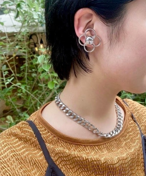 Ray BEAMS（レイビームス）の「Ray BEAMS / サークル フラワー イヤリング（イヤリング・レディース・シルバー・ONE SIZE）」の5枚目の写真