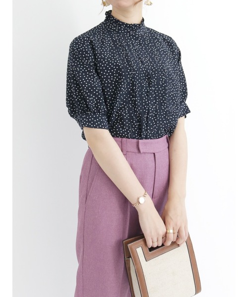 Te chichi（テチチ）の「スタンドフリルハシゴレースブラウス（シャツ/ブラウス・レディース・ブラック/ネイビー/オフホワイト/グリーン・ﾌﾘ-）」の4枚目の写真