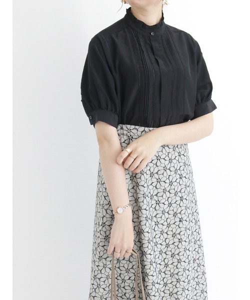 Te chichi（テチチ）の「スタンドフリルハシゴレースブラウス（シャツ/ブラウス・レディース・ブラック/ネイビー/オフホワイト/グリーン・ﾌﾘ-）」の2枚目の写真