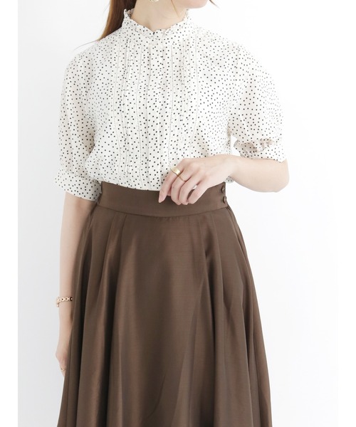 Te chichi（テチチ）の「スタンドフリルハシゴレースブラウス（シャツ/ブラウス・レディース・ブラック/ネイビー/オフホワイト/グリーン・ﾌﾘ-）」の8枚目の写真