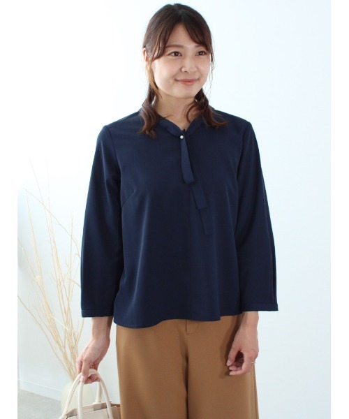 fleur by mint breeze(フルールバイミントブリーズ)の「【M~5L 大きいサイズ】ボウタイ フェミニン ブラウス(シャツ/ブラウス・レディース・ピンク/オフホワイト/ネイビー・4L/5L/LL/L/3L/M)」の9枚目の写真
