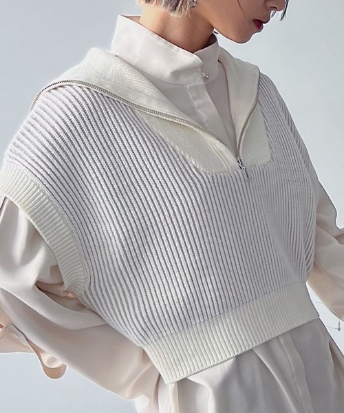 PAGEBOY（ページボーイ）の「CORE / ZIPショートニットプルオーバー（ニット/セーター・レディース・ブラック/オフホワイト・FREE）」の2枚目の写真