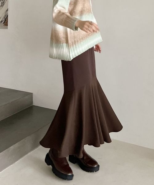 mysty woman(ミスティウーマン)の「マーメイド異素材スカート 162795(スカート・レディース・ダークブラウン/ライトベージュ・FREE)」の21枚目の写真