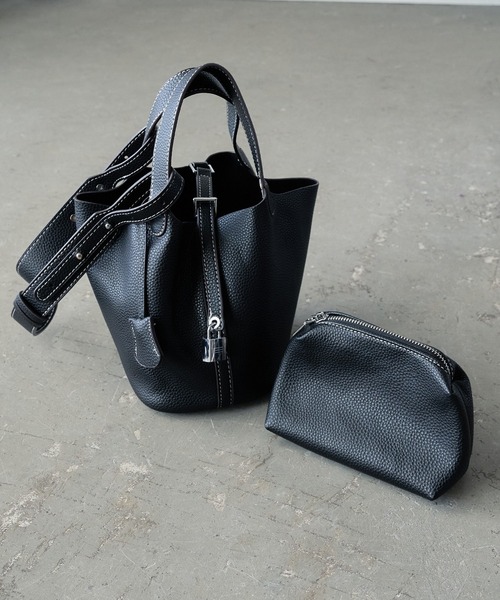 tolene(トレネ)の「フェイクレザー コロンコンパクト2wayショルダーバッグ(ショルダーバッグ・レディース・ブラック・ONE SIZE)」の6枚目の写真