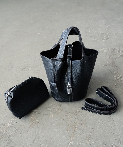 tolene(トレネ)の「フェイクレザー コロンコンパクト2wayショルダーバッグ(ショルダーバッグ・レディース・ブラック・ONE SIZE)」の5枚目の写真