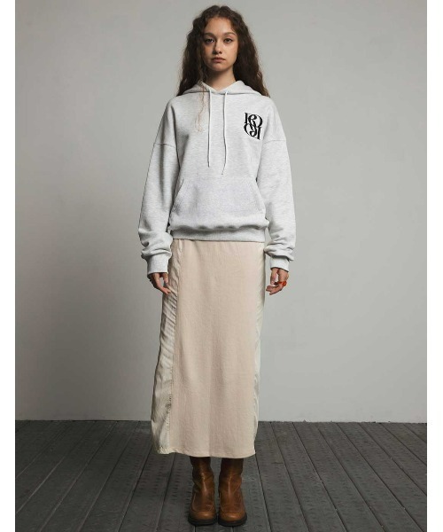 ROCCI ROCCI(ロッシロッシ)の「A'GEM/9 × .kom『ROCCI ROCCI/ロッシロッシ』Classic Symbol Hoodie/クラシックシンボル プルオーバーパーカー(パーカー・レディース・ライトグレー/ブラウン・FREE)」の7枚目の写真