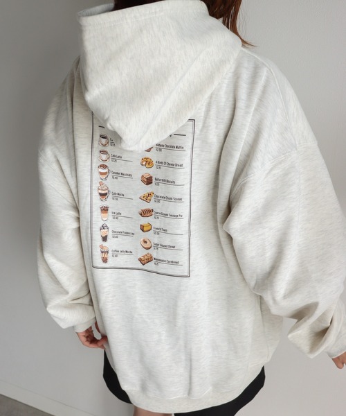 COURO（コウロ）の「サガラ刺繍ワッペンロゴプルオーバーパーカー