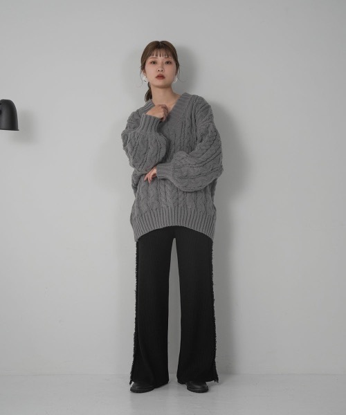 Amiur(エミレ)の「v neck cable knit(ニット/セーター・レディース・グレー/アイボリー・FREE)」の16枚目の写真