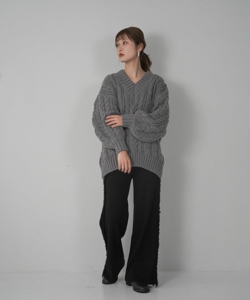 Amiur(エミレ)の「v neck cable knit(ニット/セーター・レディース・グレー/アイボリー・FREE)」の15枚目の写真