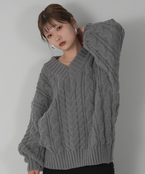 Amiur(エミレ)の「v neck cable knit(ニット/セーター・レディース・グレー/アイボリー・FREE)」の14枚目の写真