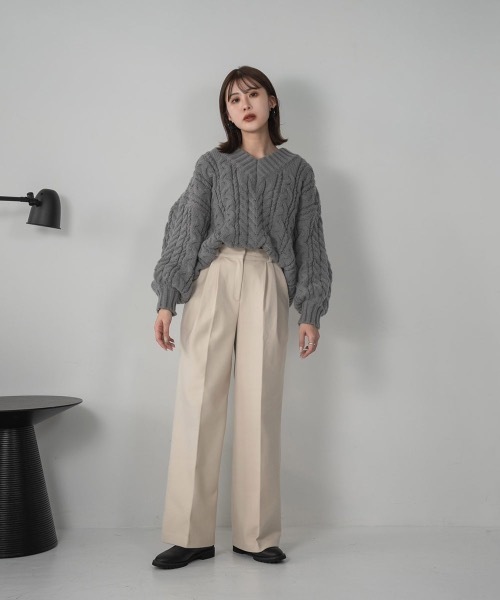 Amiur(エミレ)の「v neck cable knit(ニット/セーター・レディース・グレー/アイボリー・FREE)」の7枚目の写真