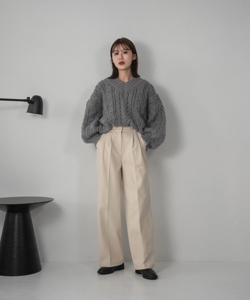 Amiur(エミレ)の「v neck cable knit(ニット/セーター・レディース・グレー/アイボリー・FREE)」の6枚目の写真