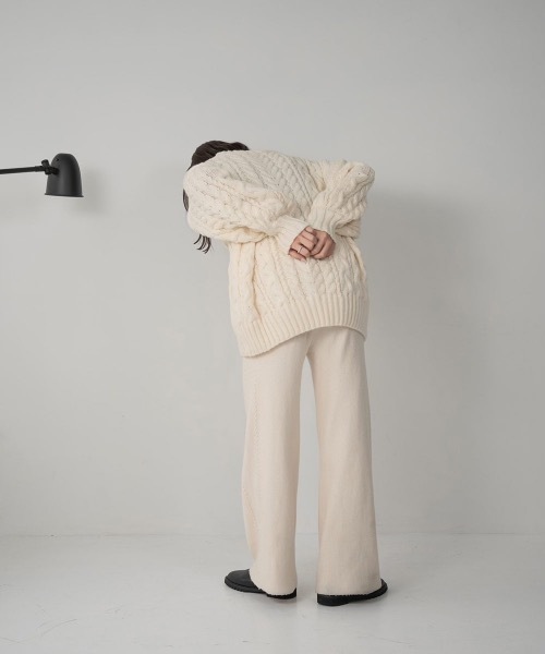 Amiur(エミレ)の「v neck cable knit(ニット/セーター・レディース・グレー/アイボリー・FREE)」の12枚目の写真