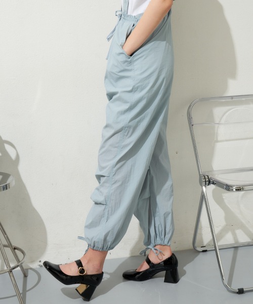 MERLOT(メルロー)の「裾ドロストナイロンカーゴパンツ(カーゴパンツ・レディース・ピンク/ライトブルー/チャコールグレー・FREE)」の20枚目の写真