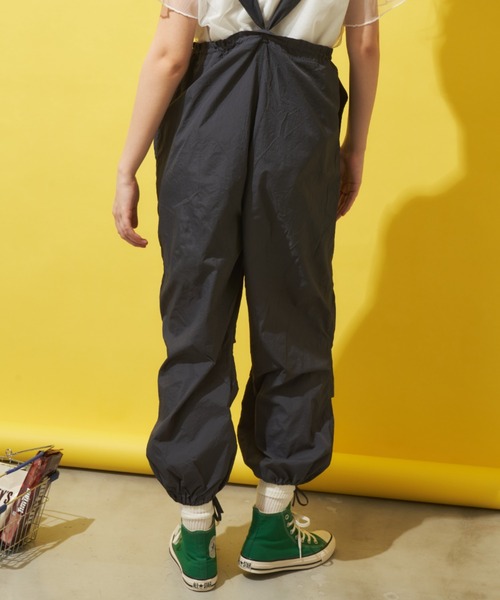 MERLOT(メルロー)の「裾ドロストナイロンカーゴパンツ(カーゴパンツ・レディース・ピンク/ライトブルー/チャコールグレー・FREE)」の10枚目の写真