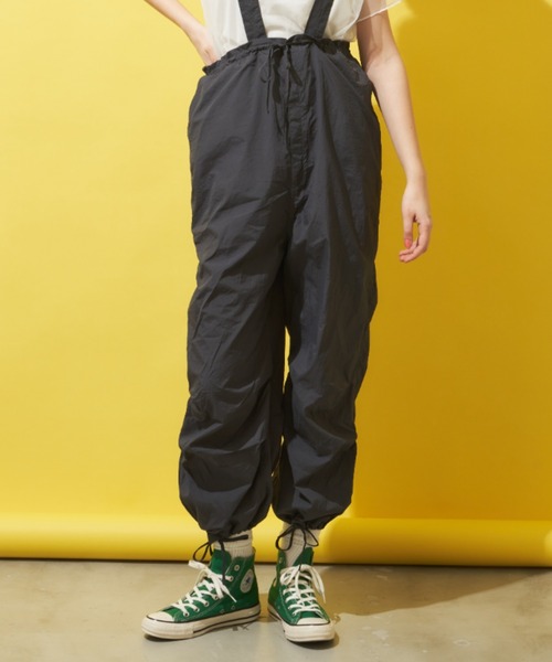 MERLOT(メルロー)の「裾ドロストナイロンカーゴパンツ(カーゴパンツ・レディース・ピンク/ライトブルー/チャコールグレー・FREE)」の5枚目の写真