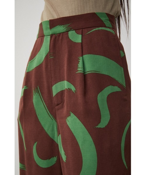 AZUL by moussy（アズールバイマウジー）の「NATURE PATTERN WIDE PANTS/ネイチャーパターンワイドパンツ（その他パンツ・レディース・ブラウン系その他/ベージュ系その他・MEDIUM/SMALL）」の5枚目の写真