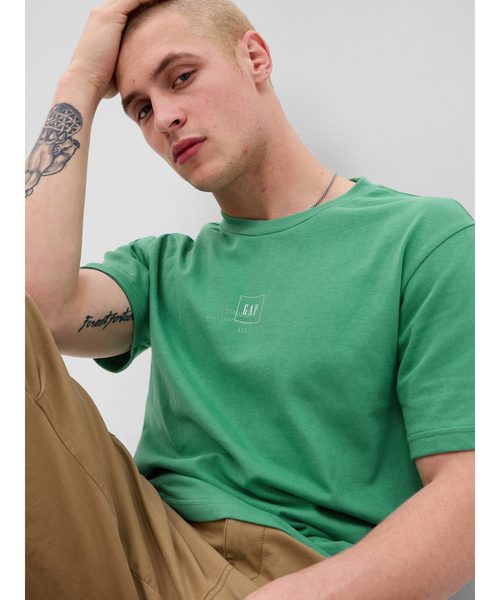 GAP（ギャップ）の「GAP スクエアロゴ Tシャツ(ユニセックス)（Tシャツ/カットソー・メンズ・パープル系その他/ターコイズブルー/ブラック/グリーン/ホワイト/イエロー・L/M/XL/S/XS）」の4枚目の写真