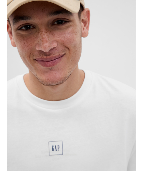 GAP（ギャップ）の「GAP スクエアロゴ Tシャツ(ユニセックス)（Tシャツ/カットソー・メンズ・パープル系その他/ターコイズブルー/ブラック/グリーン/ホワイト/イエロー・L/M/XL/S/XS）」の8枚目の写真