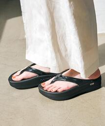 OOFOS | ＜OOFOS＞ OOmega PLATFM サンダル(サンダル)